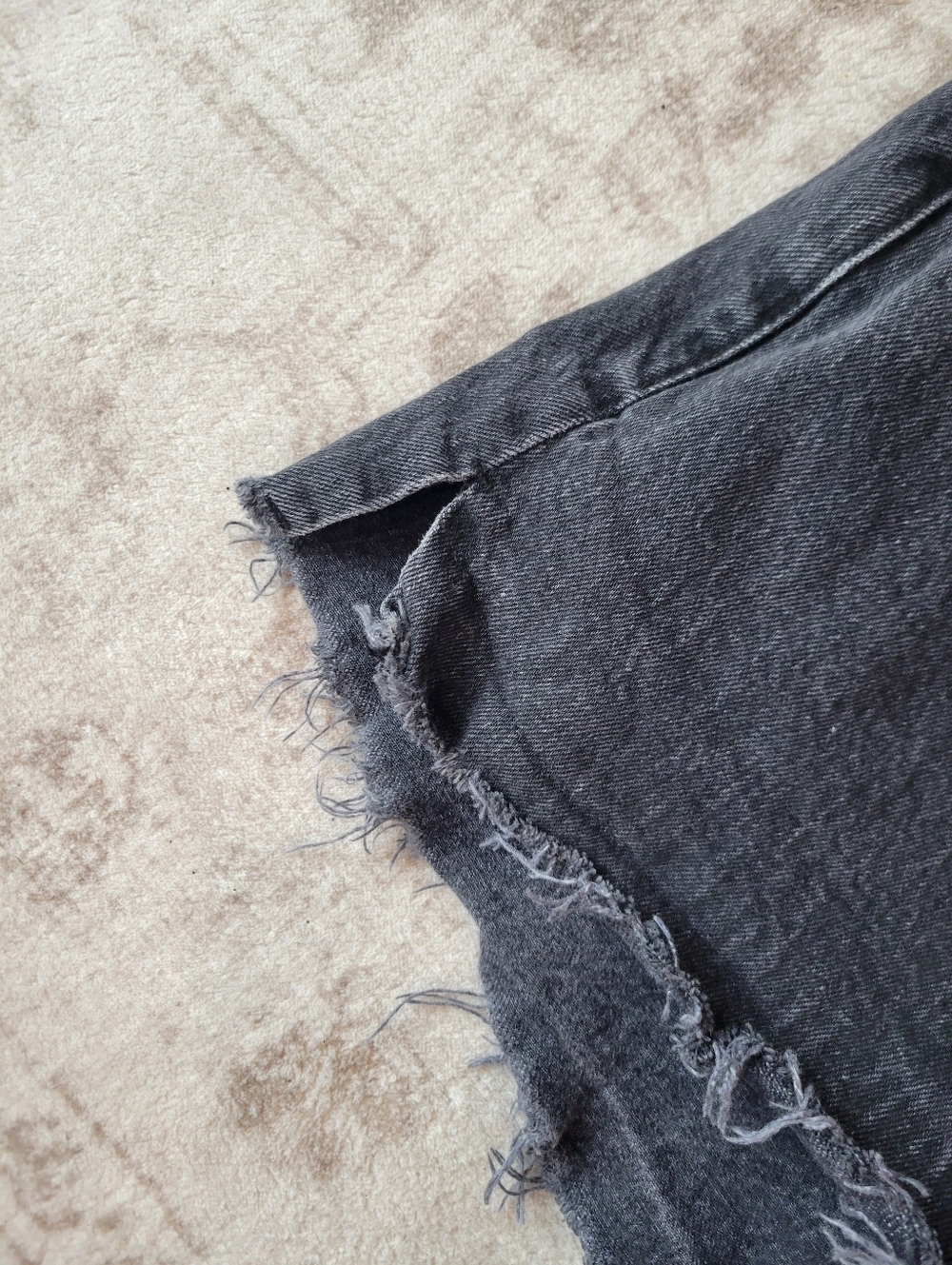 Abercrombie & Fitch The Mom Short 27/4 High Rise Black Denim 90s Distressed - Picture 3 of 6